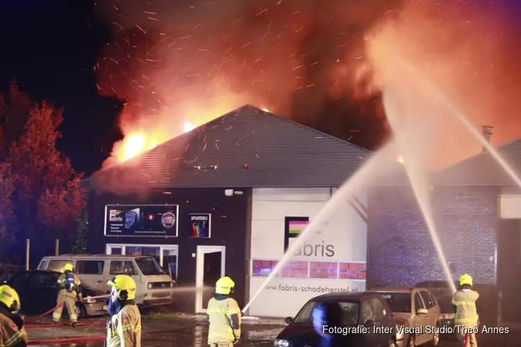 Grote brand bij bedrijf aan Stevinstraat Heerhugowaard