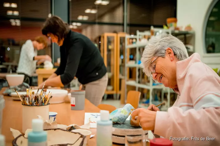 Ontdek de kunstenaar in jezelf en experimenteer in atelier Cool!