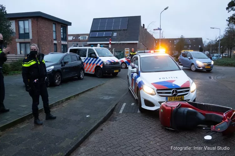 Scooterrijder aangereden door politie na achtervolging