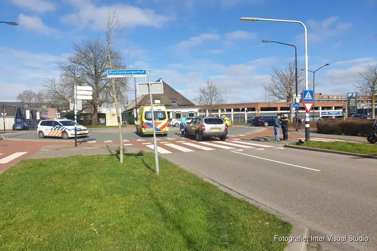 Fietser komt met de schrik vrij na aanrijding