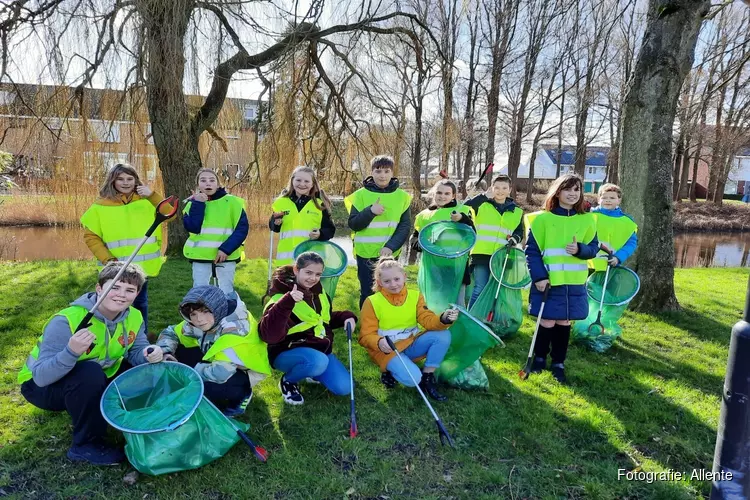 Allente kids ruimen spelenderwijs de schoolomgeving op