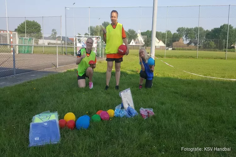 Nieuwe trainingsmaterialen voor het G-handbalteam van KSV dankzij sportakkoord