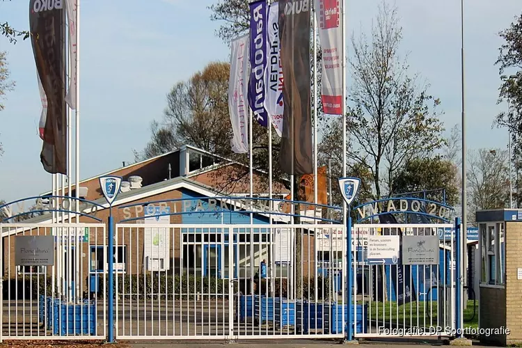 Zaterdagvoetbal: Reiger Boys wint ruim in Heemskerk. Zaterdagploeg SVW &#39;27 nipt onderuit