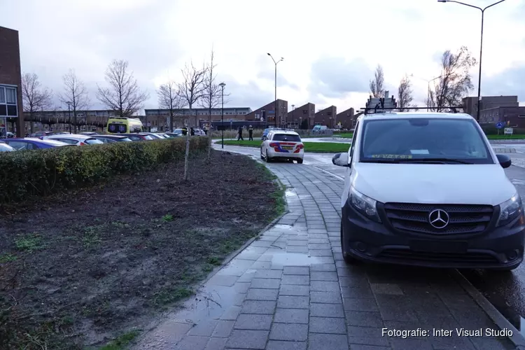 Vrouw gewond nadat ze aangereden is door busje in Heerhugowaard