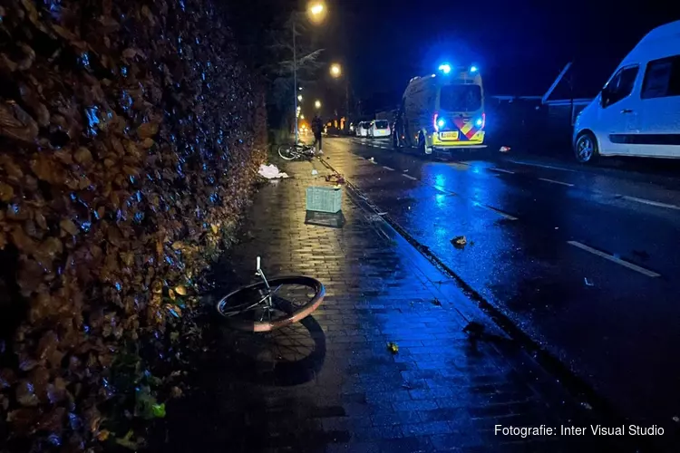 Zeker vijf fietsers gewond na aanrijding in Oudkarspel