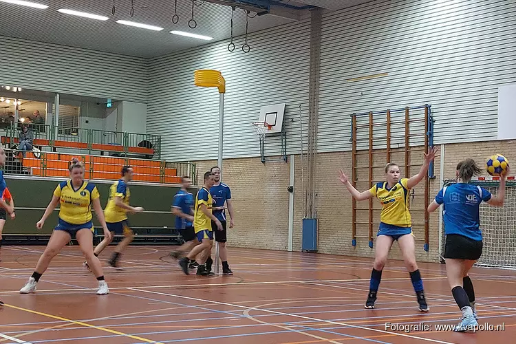 Korfballers Apollo 1 starten het zaalseizoen met winstpunten