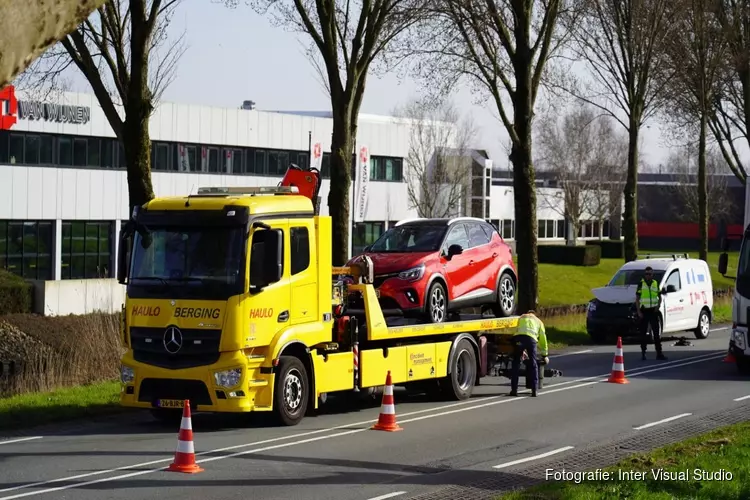 Kop-staartbotsing op N242 bij Heerhugowaard