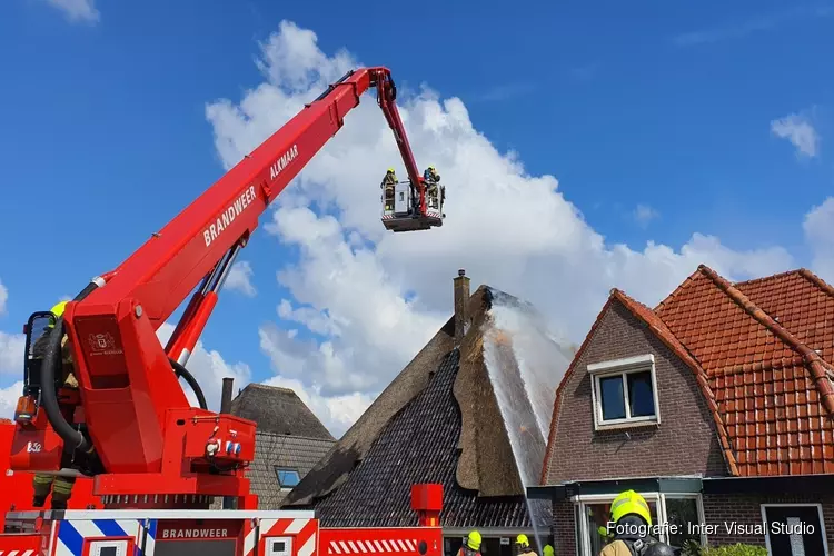 Brand in stolpboerderij te Koedijk