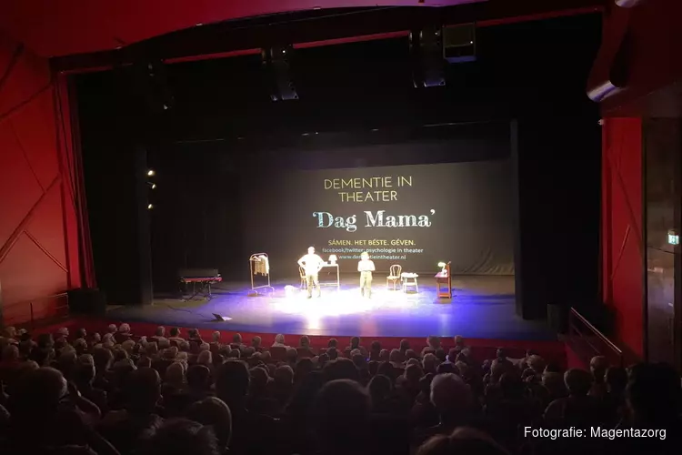 Magentazorg zet vrijwilligers in het zonnetje met theatervoorstelling ‘Dag Mama’