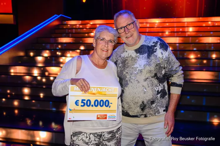 Gouden Bel levert Corrie uit Noord-Scharwoude 50.000 euro op bij Miljoenenjacht