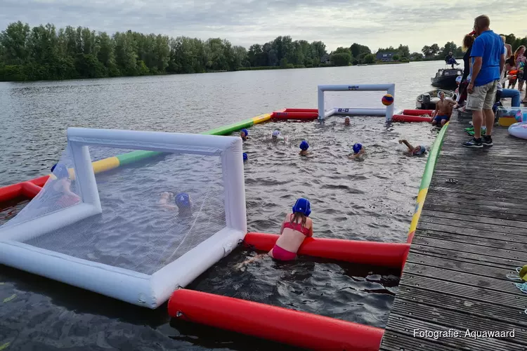 Aquawaard organiseert deze herfstvakantie open waterpolo les voor de jeugd