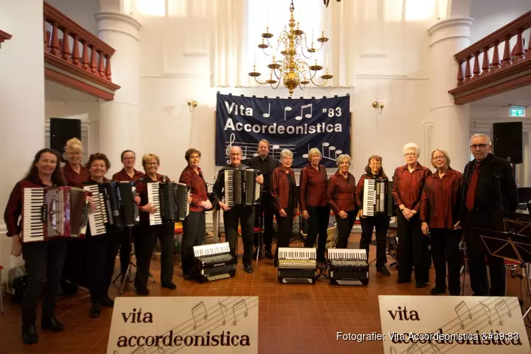 Vita Accordeonistica &#39;83 geeft een koffieconcert
