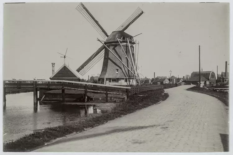 Lunchlezing historicus Henk Looijesteijn