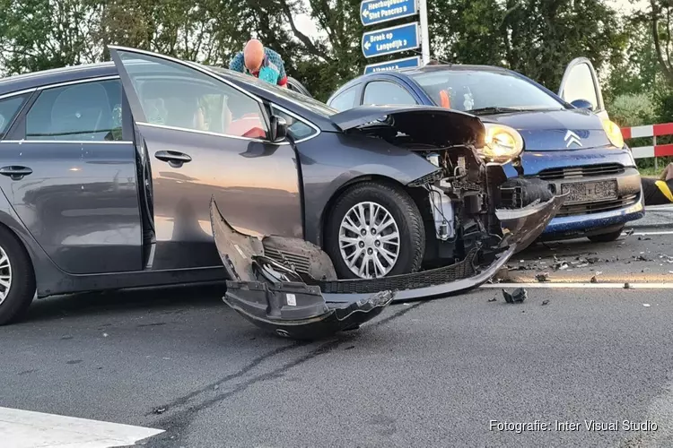 Veel schade bij ongeval op N242