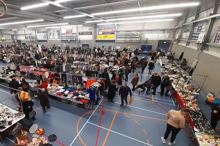 Komende zondag Vlooienmarkt in Sporthal Waardergolf