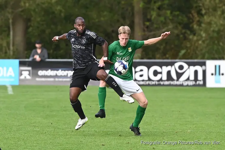 BOL speelt knap gelijk tegen koploper Ajax