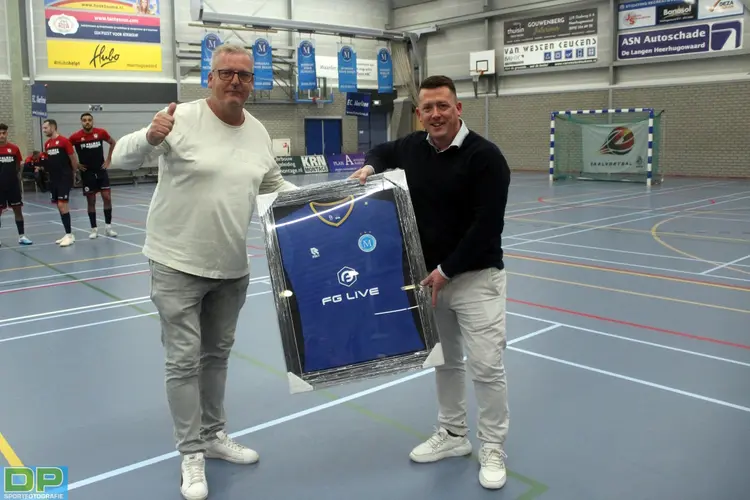 FC Marlène presenteert nieuw tenue met hoofdsponsor FG Live