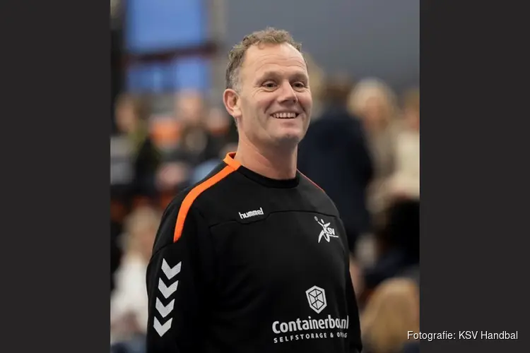 Trainer Theo Krom na dit seizoen weg bij Handbalvereniging KSV: 'Heb geluisterd naar mijn gevoel'