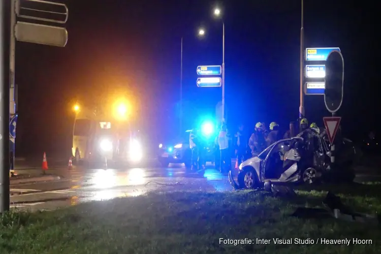 Twee gewonden bij ernstig ongeval op Warmenhuizerweg