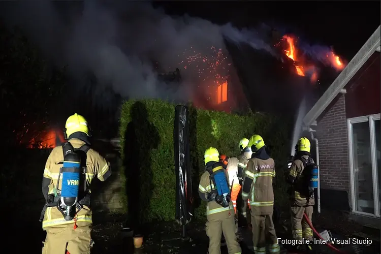 Woning in Oudkarspel verwoest door grote brand