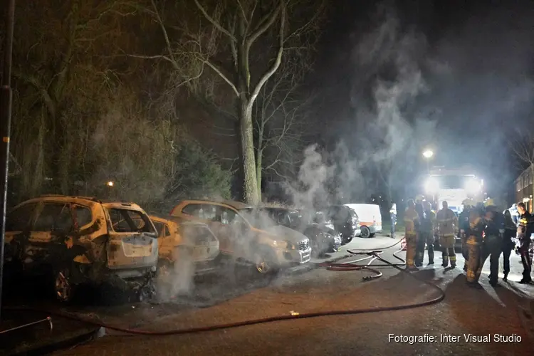 Twee auto's door brand verwoest in Heerhugowaard