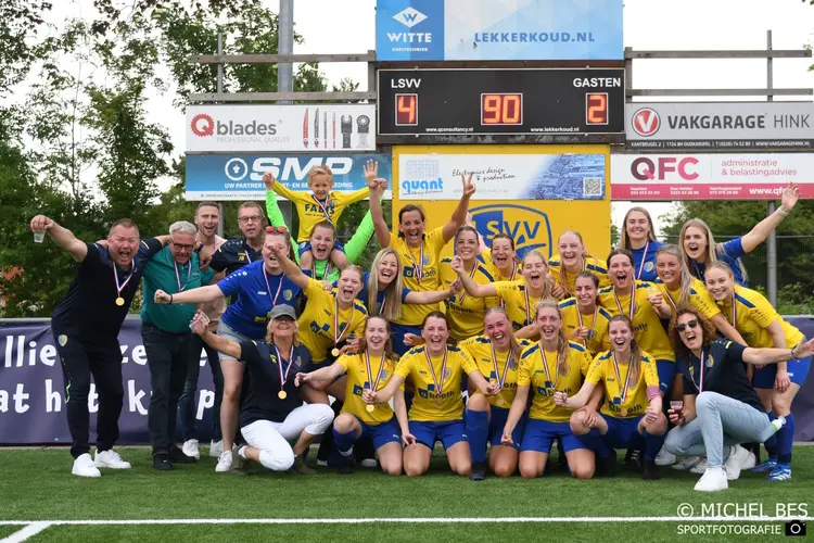 LSVV VR1 bekroond seizoen met kampioenschap