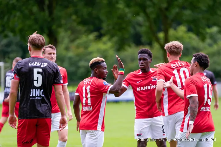 AZ scoort er op los in oefencampagne; Excelsior met 8-0 geklopt