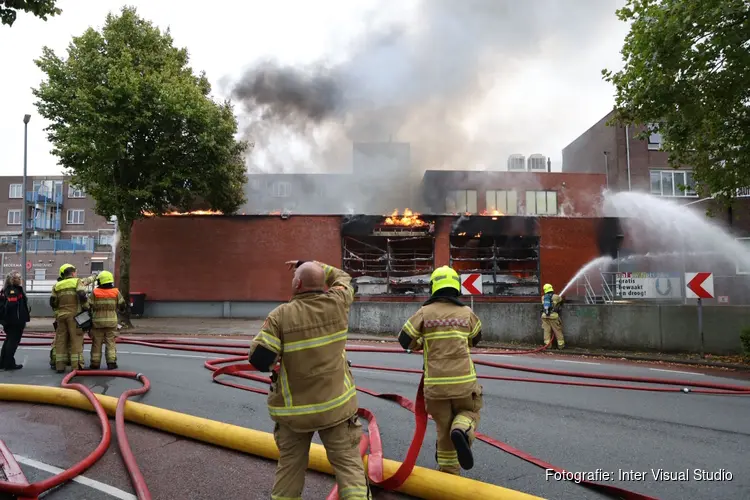 Grote brand bij winkel op Europaboulevard