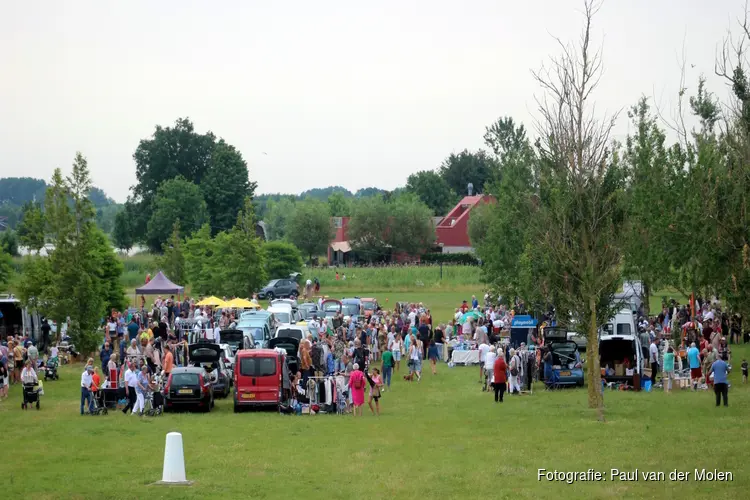 Komende zondag kofferbakmarkt Strand van Luna