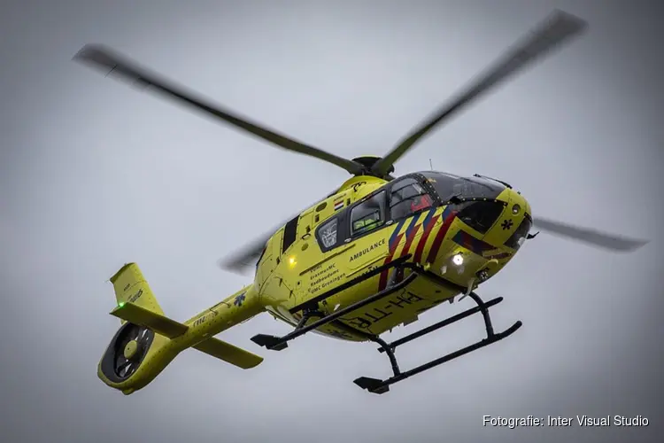 Fietser zwaargewond bij aanrijding Oostertochtpad, traumaheli ingezet