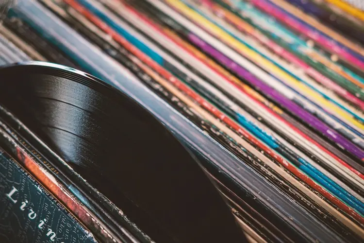 De magie van vinyl: waarom vinylplaten nog steeds populair zijn