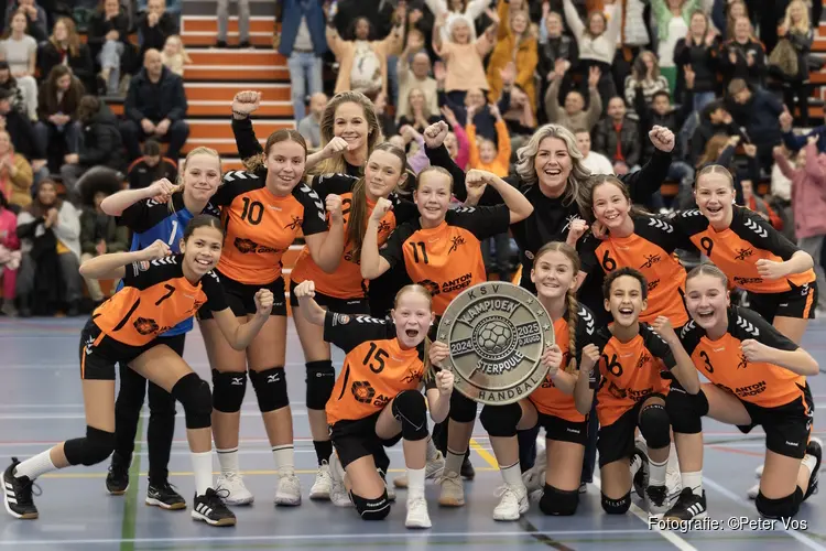 D1 KSV Handbal kampioen van ster competitie